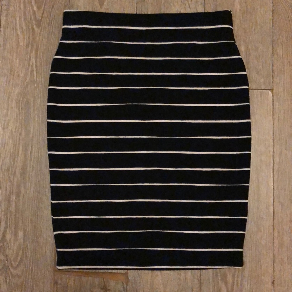 Banana Republic Petite Striped Pencil Skirt | Petite Medium